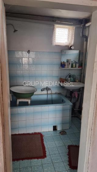 Casa tip duplex, Rm.Valcea, str. N.Iancovescu - 15