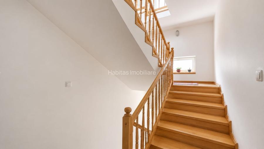 Cladire cu potential, teren 539mp,  12 camere, zona Gruia - 9