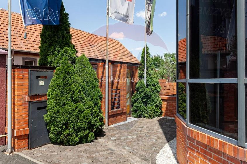 Clădire de birouri Micalaca pe principală, vad si vizibilitate sporită - 19