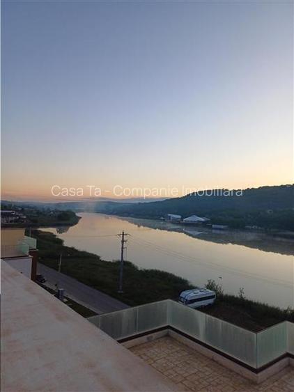 Locuinta cu 4 camere pentru un proprietar cu imaginatie - 3