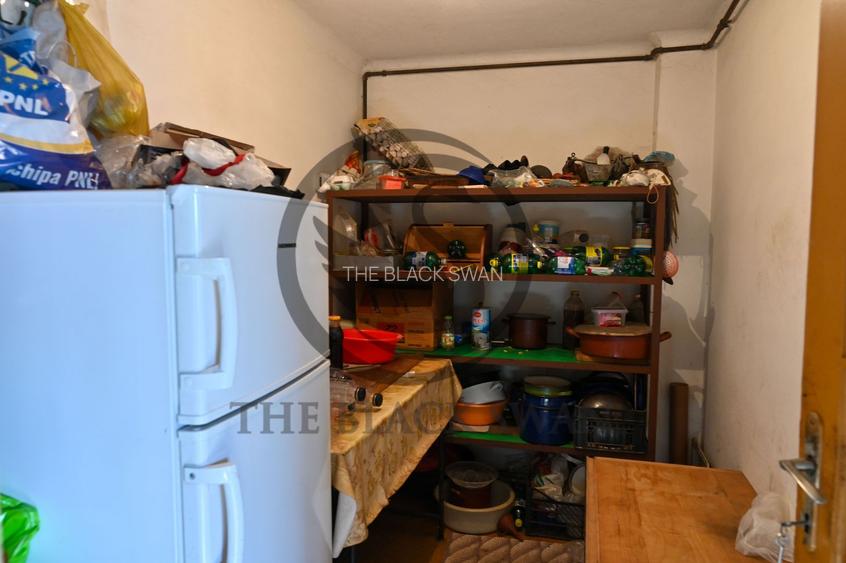 Casa cu 6 camere de vanzare | Zona Ultracentrala, Baicoi | Comision 0% - 26