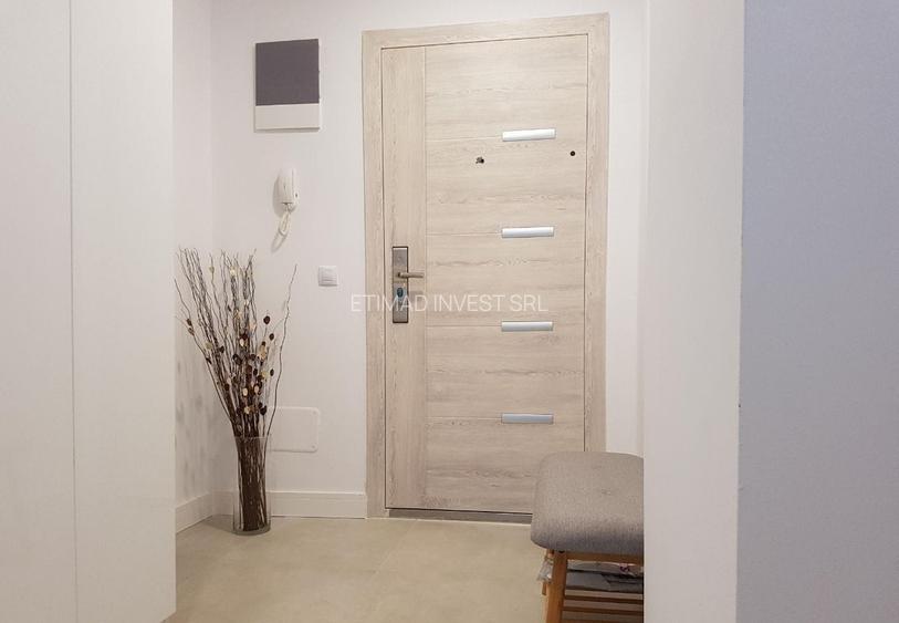 STUDIO MOBILAT  -50 M DE SHUT UP BEACH -MAMAIA NORD -75000 EURO - 10