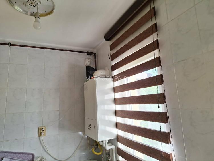 Apartament 3 camere , Et 1, Centala pe gaze, Balcon 48mp - 3