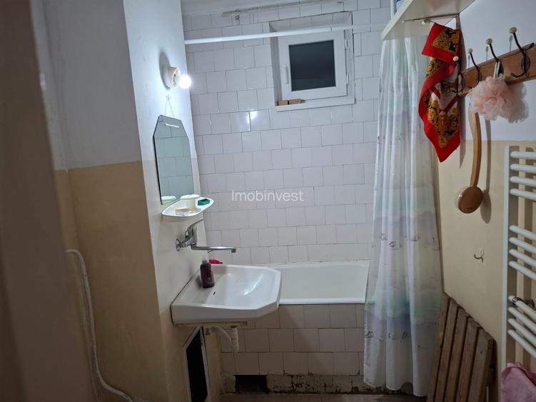 De vanzare apartament  3 camere confort 1 in Dambu - 4