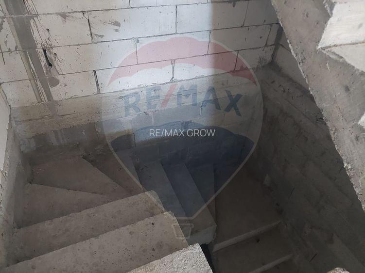 Casa la rosu de vanzare in Caiuti, Bacau - 20