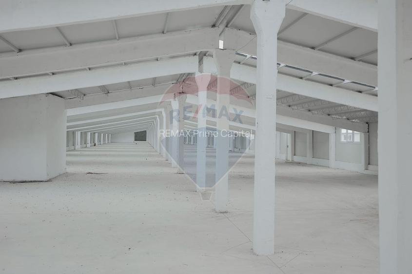 De vânzare – 2 hale industriale, 5.050 mp utili, Palota - 11