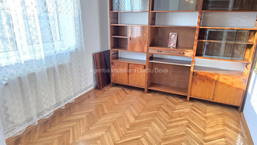 Inchiriez sau vand apartament 4 camere in Deva, zona Pietei Centrale, etaj 3, - 7