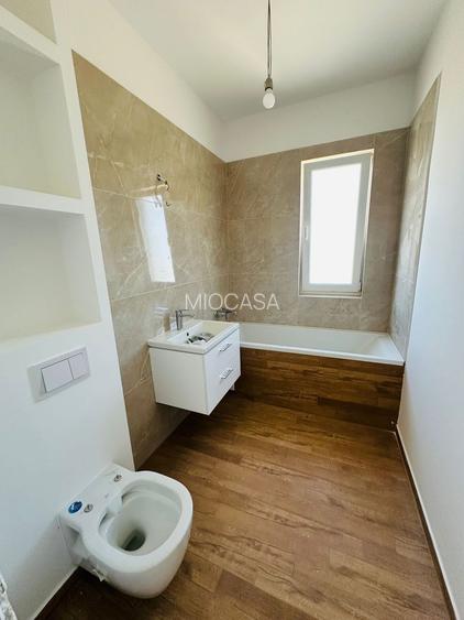 Bloc tip Vila. Langa Mega Image. Curte 30 mp. - 8