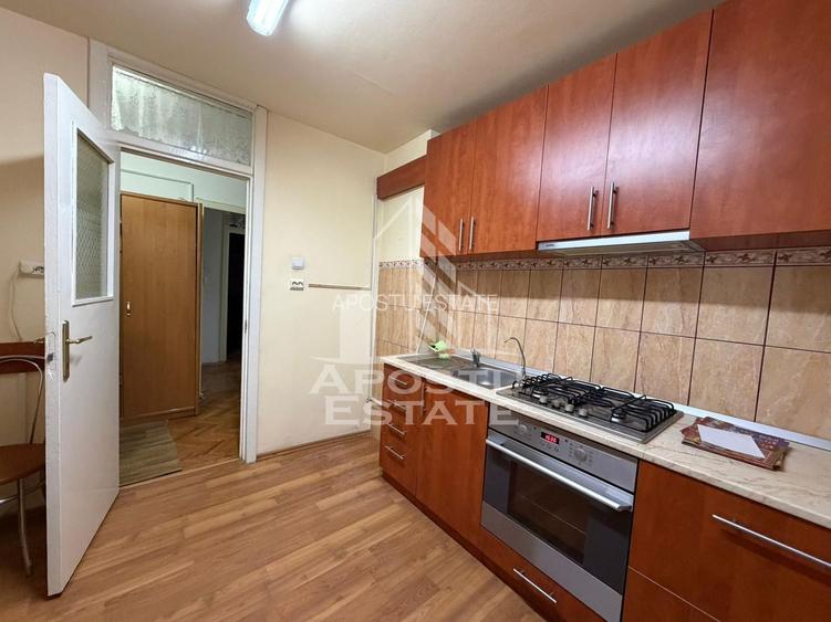 Apartament cu 3 camere, 2 bai, decomandat, centrala proprie, Girocului - 3