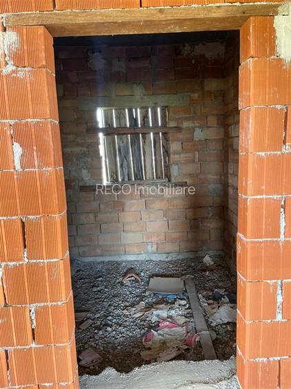 RECO Teren intravilan cu casa in rosu, Zona Vadu Crisului, Bihor - 6