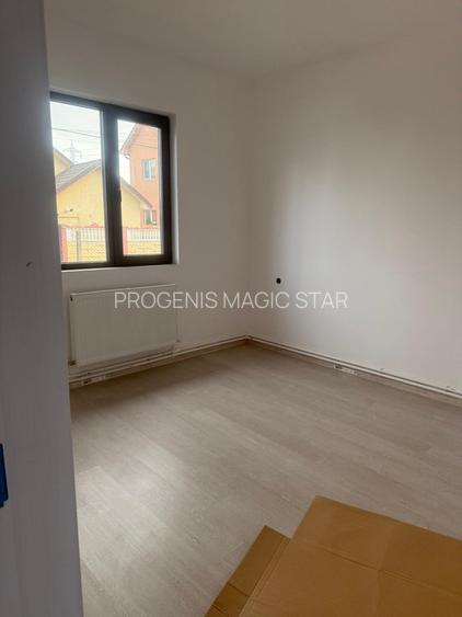 Agenție imobiliară vindem casă la sol cu patru camere în Năvodari - 4