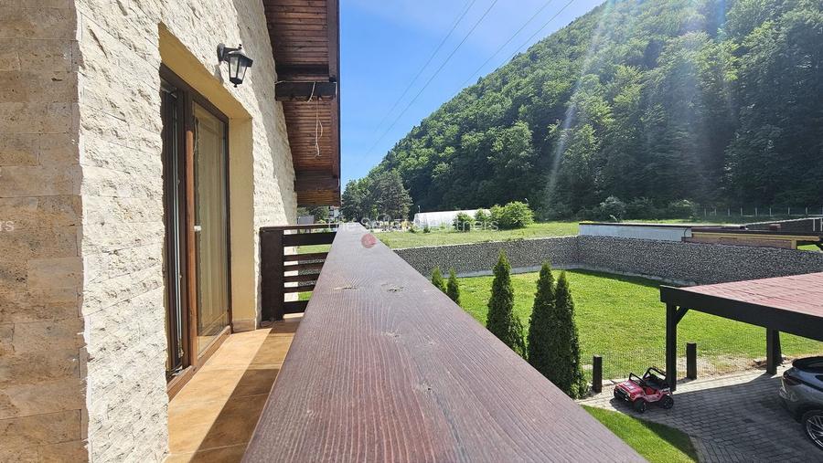 Suprafata generoasa teren - 50