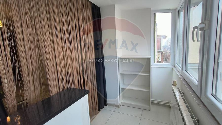Apartament cu 3 camere de închiriat în Micro 19 Galați - 17