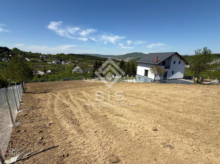 Teren  de 12 ari cu panoramă asupra orașului - 7