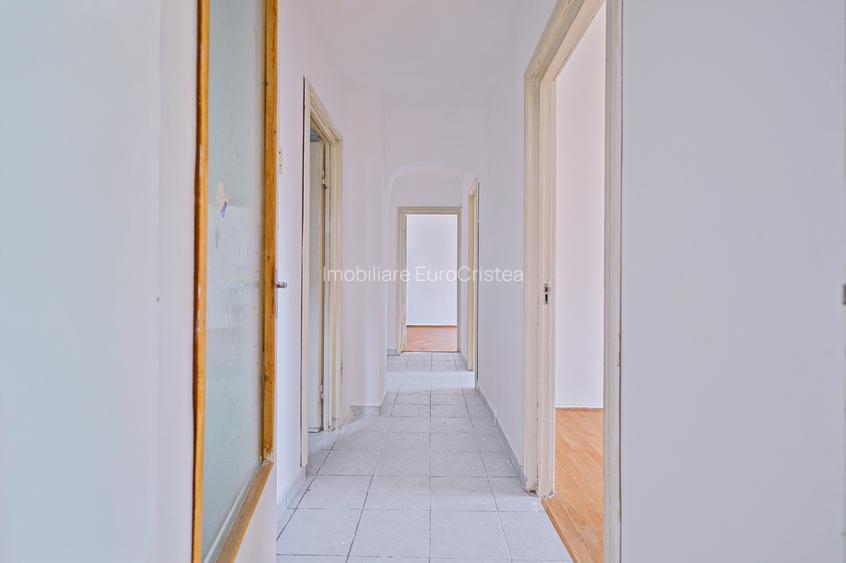 Apartament cu 3 camere de vânzare în Mangalia, 600 m până la plajă . - 6