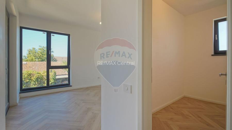 Casă / Vilă cu 5 camere de vânzare - 25