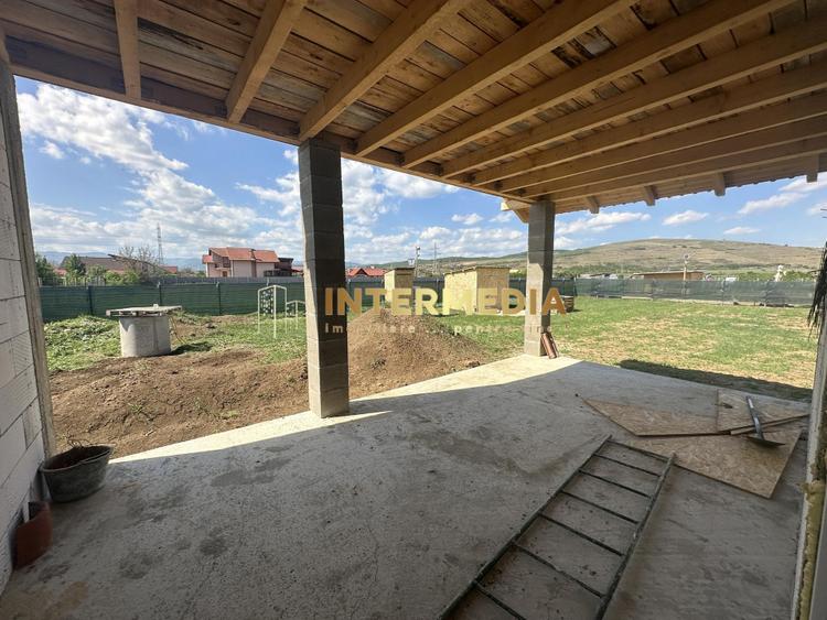 Vanzare TEREN Intravilan 571 mp imprejmuit case langa in Barabant Alba iulia