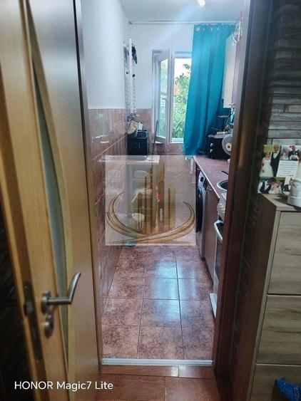 Apartament la etajul 1, baie cu geam și bucătărie închisă | Calea Șagu