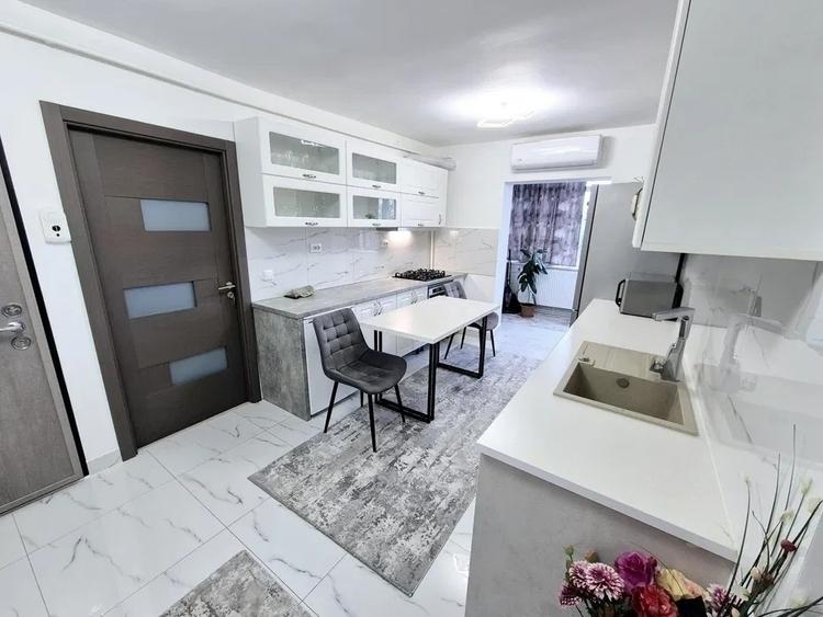 3 Camere Decomandat 72Mp Renovat zona Cug