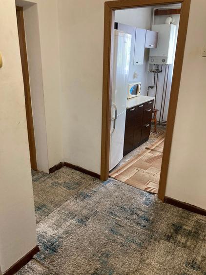 AOARTAMENT CU DOUA CAMERE,SEMIDECOMANDAT ETAJUL 3 ZONA DECEBAL