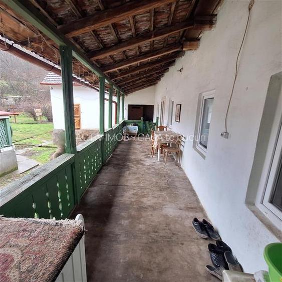 Bocsa Montana, Casa mare la strada principala - 23