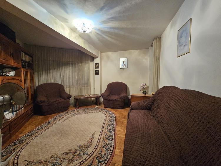 Apartament 4 camere, etaj 2 zona Ion Creanga
