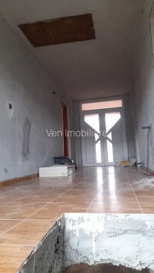 Casa 200 mp, 2200mp teren , 20 km de - 4