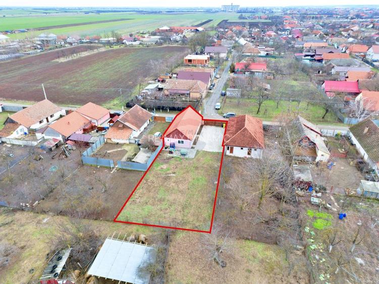 Casă cu 3 camere de vânzare în Pecica - 2