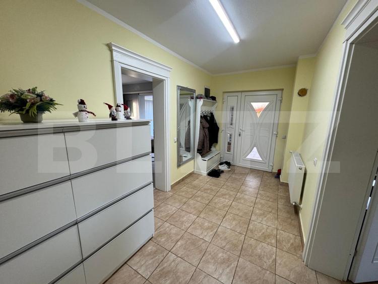 Casa de vanzare, 190 mp, teren 600 mp, zona Amatiului
