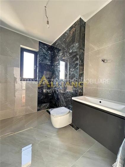 Casa Individuala de vanzare - Teren 350 mp | 4 camere - 3 bai - 16