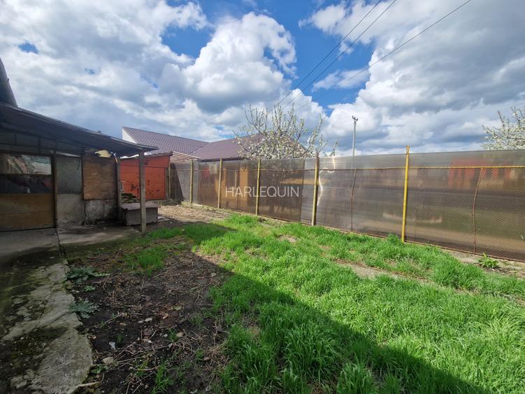 in frumoasa zona RONAT-la vanzare teren cu casa pentru renovare sau demolare - 2