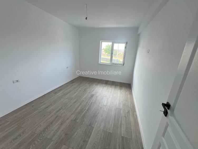 Vilă superbă - finisaje lux, teren generos, lângă stația de autobuz, comision 0% - 11