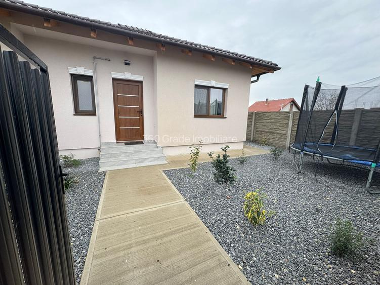 Duplex pe parter în Albina Despartit prin baie - Complet mobilat utilat - 2