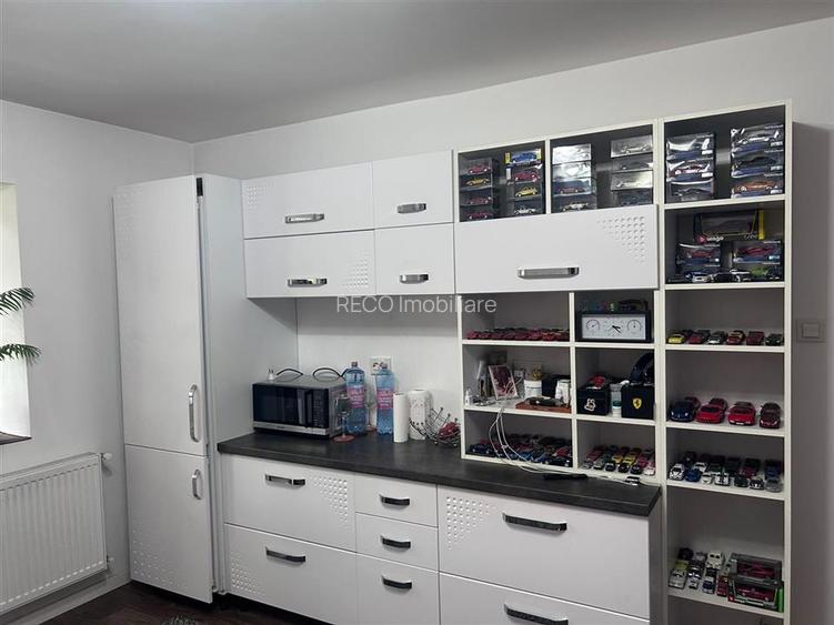 RECO Apartament 3 camere zona Rogerius etaj 2 - 2