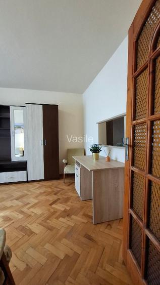 Proprietar, inchiriez pe termen lung apartament 1 camera, la 2 statii de MALL - 3