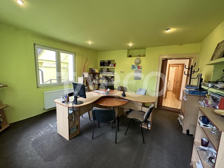 Casa 2 corpuri P+M si P+1 spatiu comercial 70 mpu la strada 2 garaje - 22