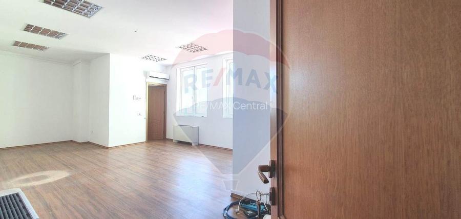 Birou de închiriat în Brașov zona centrală în clădire de birouri - 4