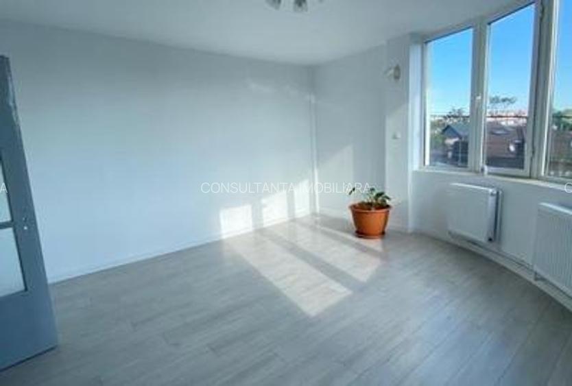 Apartament 5 camere  etajul 1 Crangasi 5 min distanta fata de Statia de Merou - 5