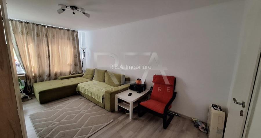 3 camere, et 3/8, bloc 1984, centrala, renovat- Gorjului - 2