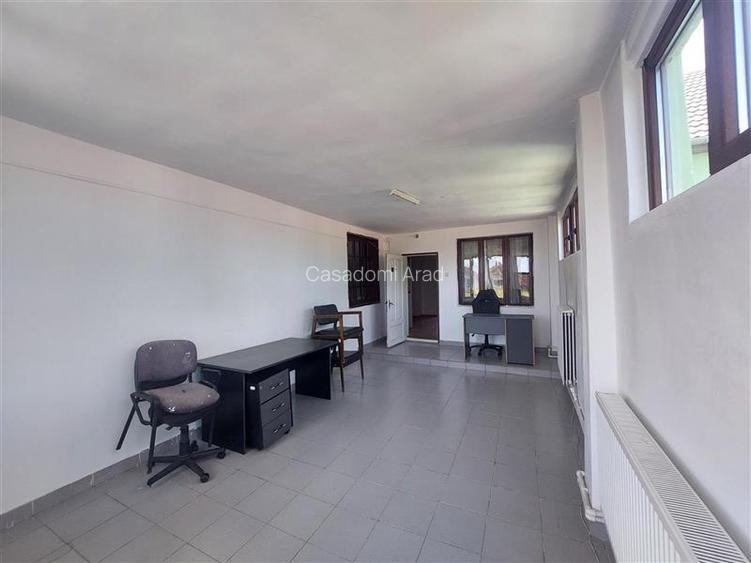 Imobil cu 18 incaperi pentru activitati diverse, in Gradiste - 7