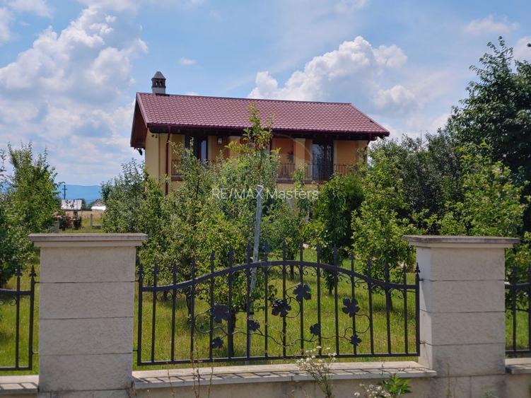 Casă / Vilă de lux cu 5 camere de vânzare în Vadu Moldovei, Suceava - 10