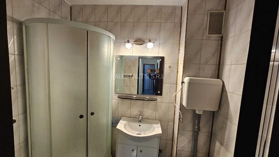 2 camere Titan- 2 minute de metrou - 8