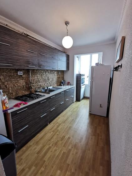 Apartament 3 camere, Decomandat, 70 mp, 2 Parcari, Centru, Iuliu Hosu - 3