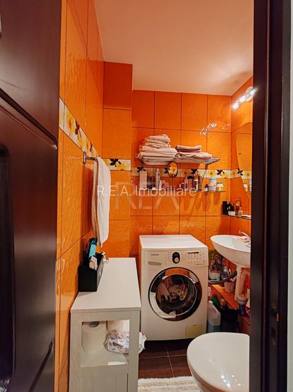 3 camere, decomandat, et 2/8, anvelopat- 13 Septembrie - 18