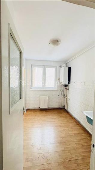 Apartament 3 camere decomandat Calea Bucuresti - 4