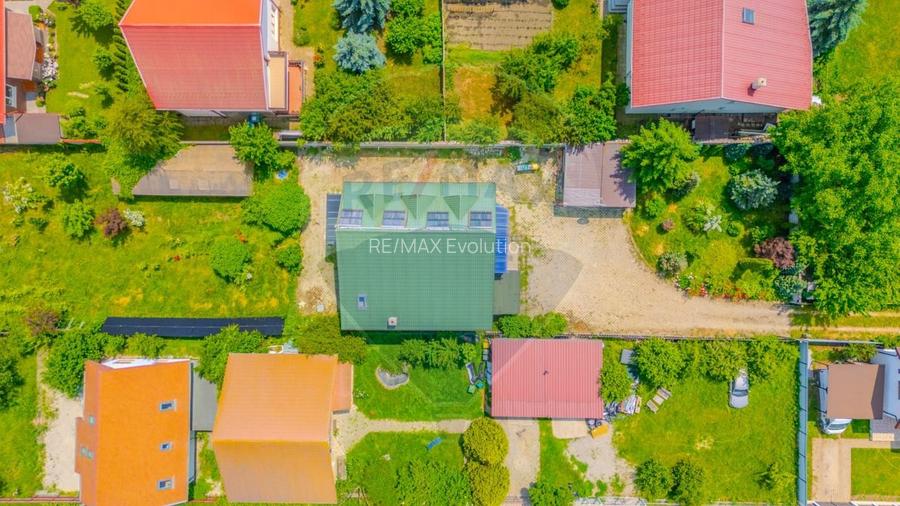 Vila rezidential/  gradina de vis/sera/ panouri/ Sanpetru! - 32