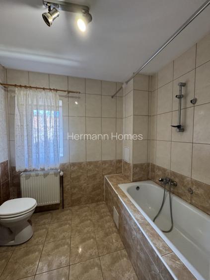 Casa de inchiriat - 280 mp - curte - central - Cisnadioara  - 11