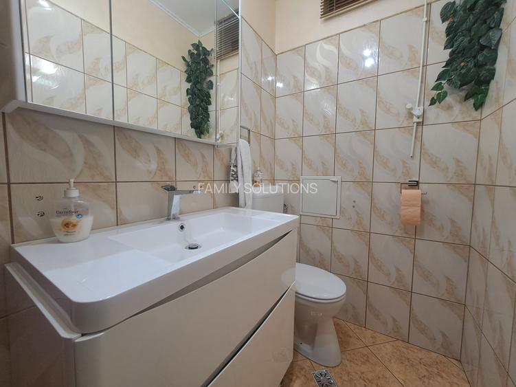 Casa individuala cu piscina. P+1+M. zona foarte buna - 40