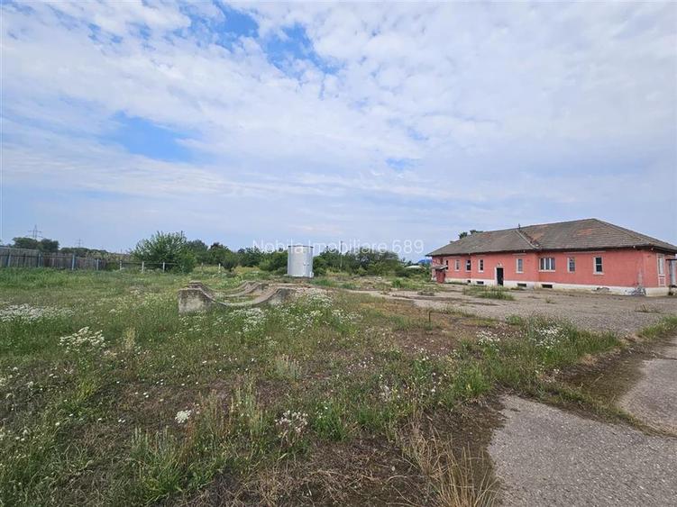 TEREN DE VANZARE INTRAVILAN IN ZONA INDUSTRIALA 10000 mp Onesti - 2