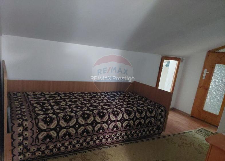 Casă / Vilă cu 10 camere de vânzare în zona Central - 17